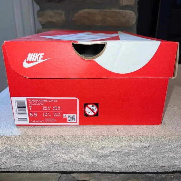 NIB Women’s Nike Air Max Pre-Day SE Pure Platinum/ White Size 7 - Picture 7 of 14